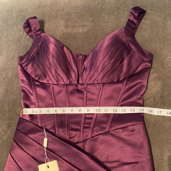 Women’s Purple Mermaid Full Length Formal Dress Small Train Leg Slit Size M NWT - Picture 9 of 12